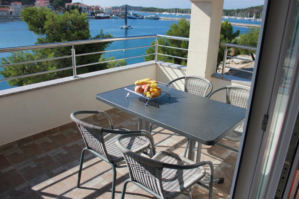 Apartments Roko Rogoznica  Extérieur photo